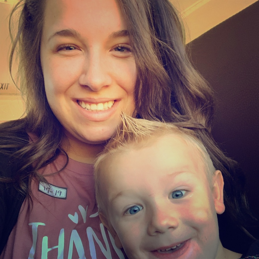 Meet your Posher, Courtney